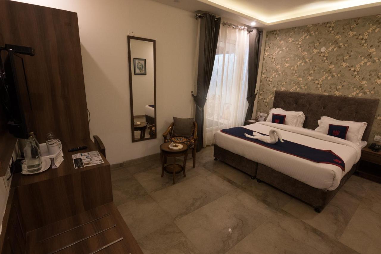 Holywater Hotel By Ganga Kinare #150 Mts From Ganga Ghat Rishīkesh 外观 照片